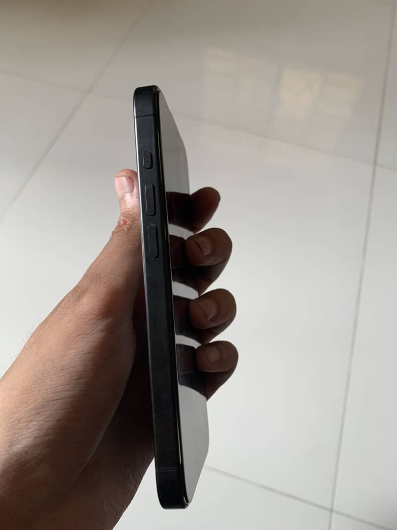 Apple iPhone 15 Pro 2