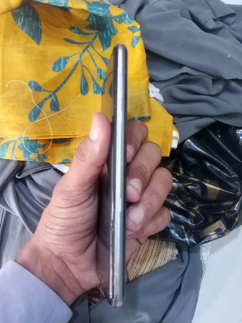 Sharp Aquos R3 2