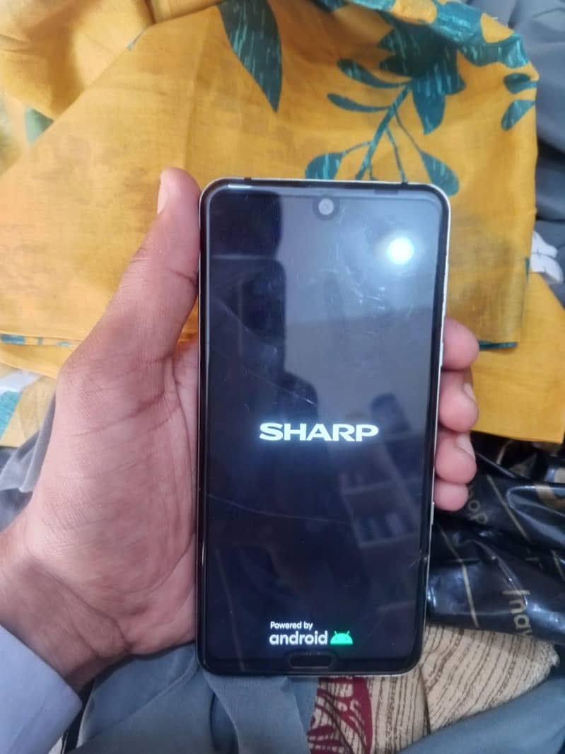 Sharp Aquos R3 3