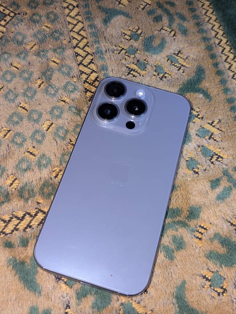 Apple iPhone 15 Pro 2
