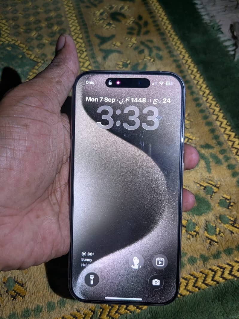 Apple iPhone 15 Pro 3