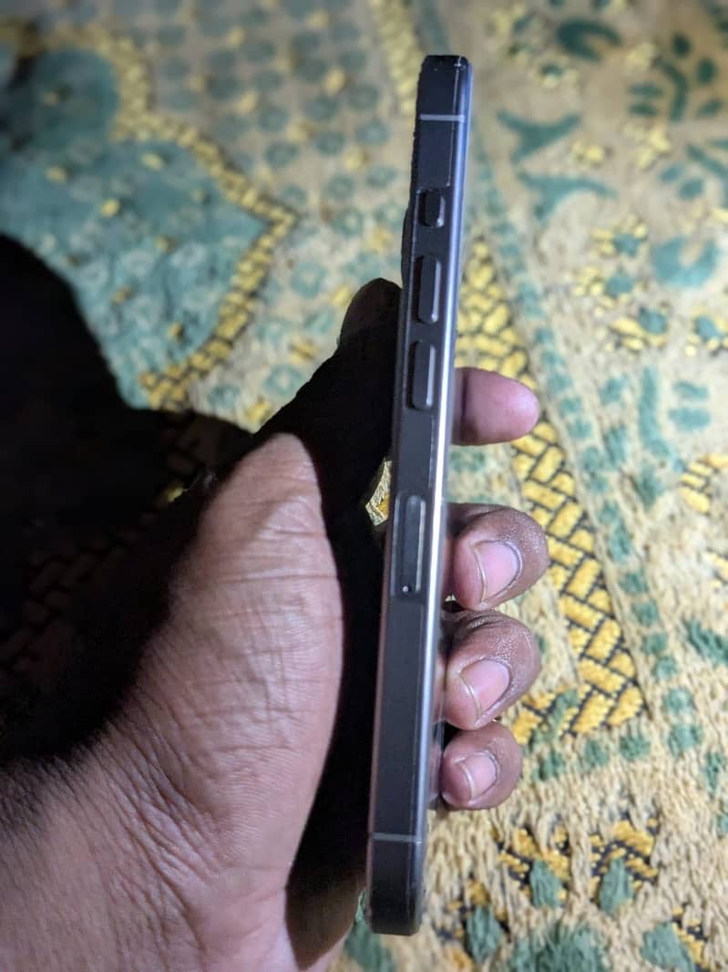 Apple iPhone 15 Pro 7