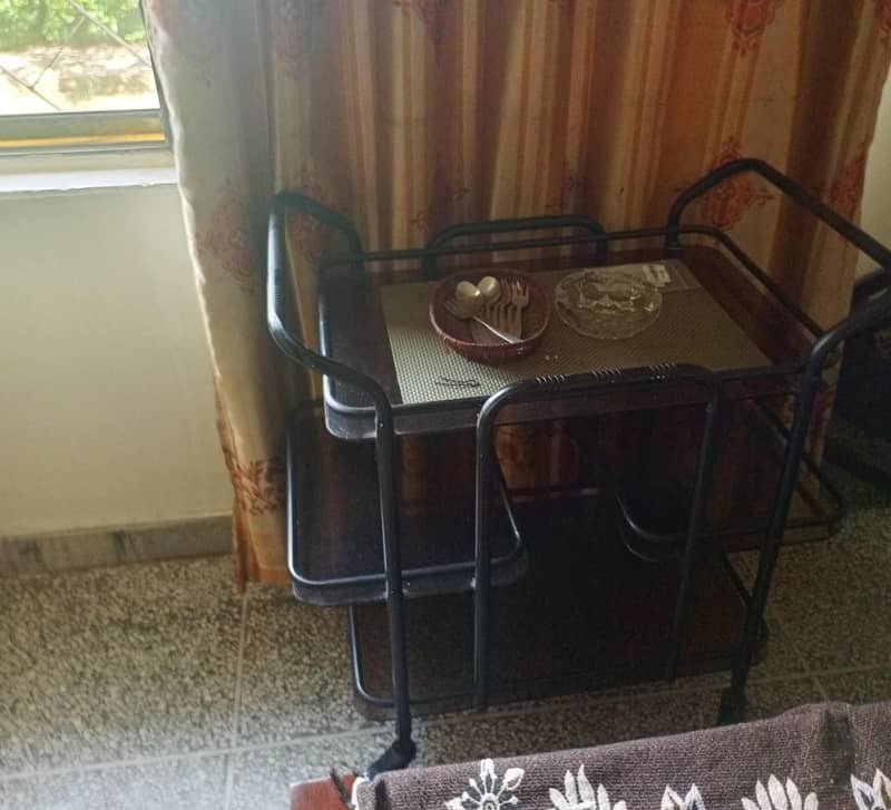 tea trolly 0