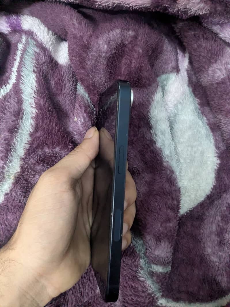 Apple iPhone 13 4