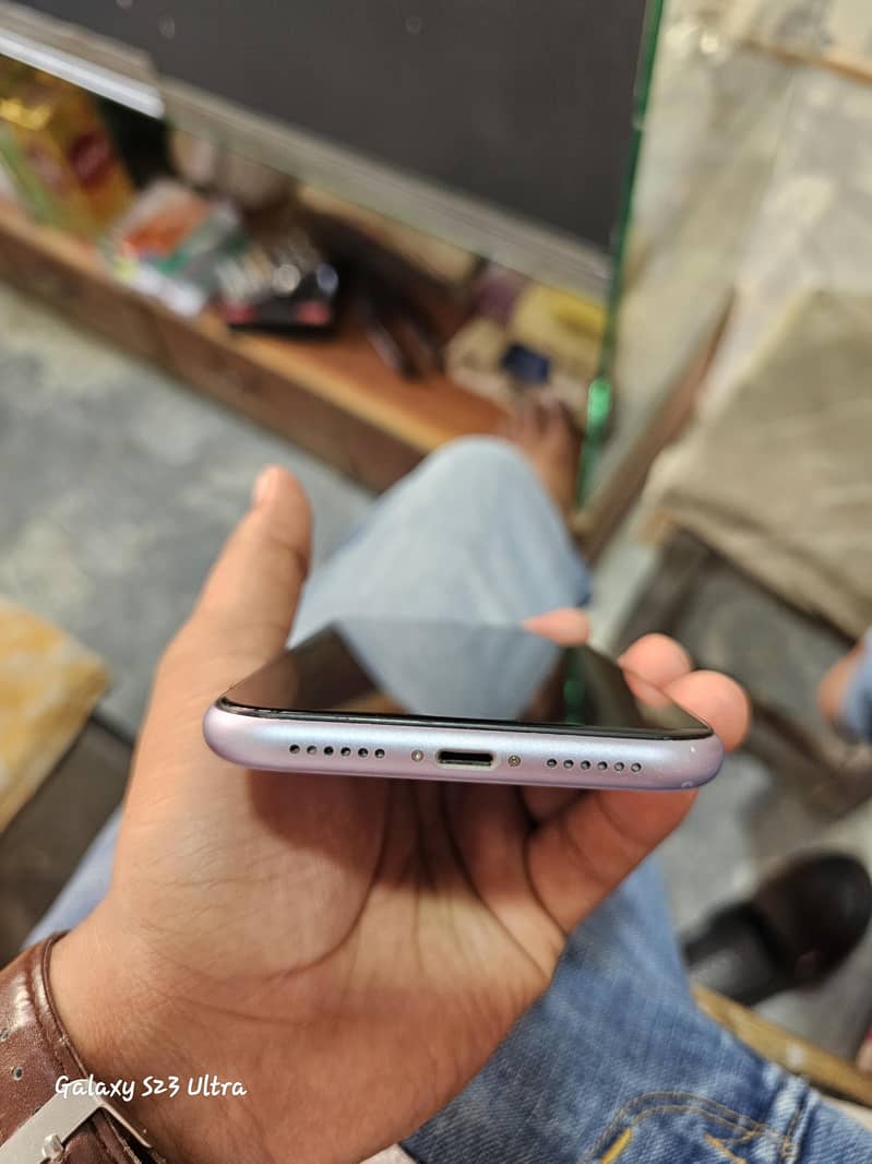Apple iPhone 11 5