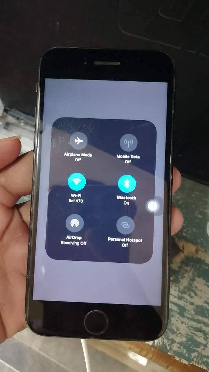 Apple iPhone 7 0