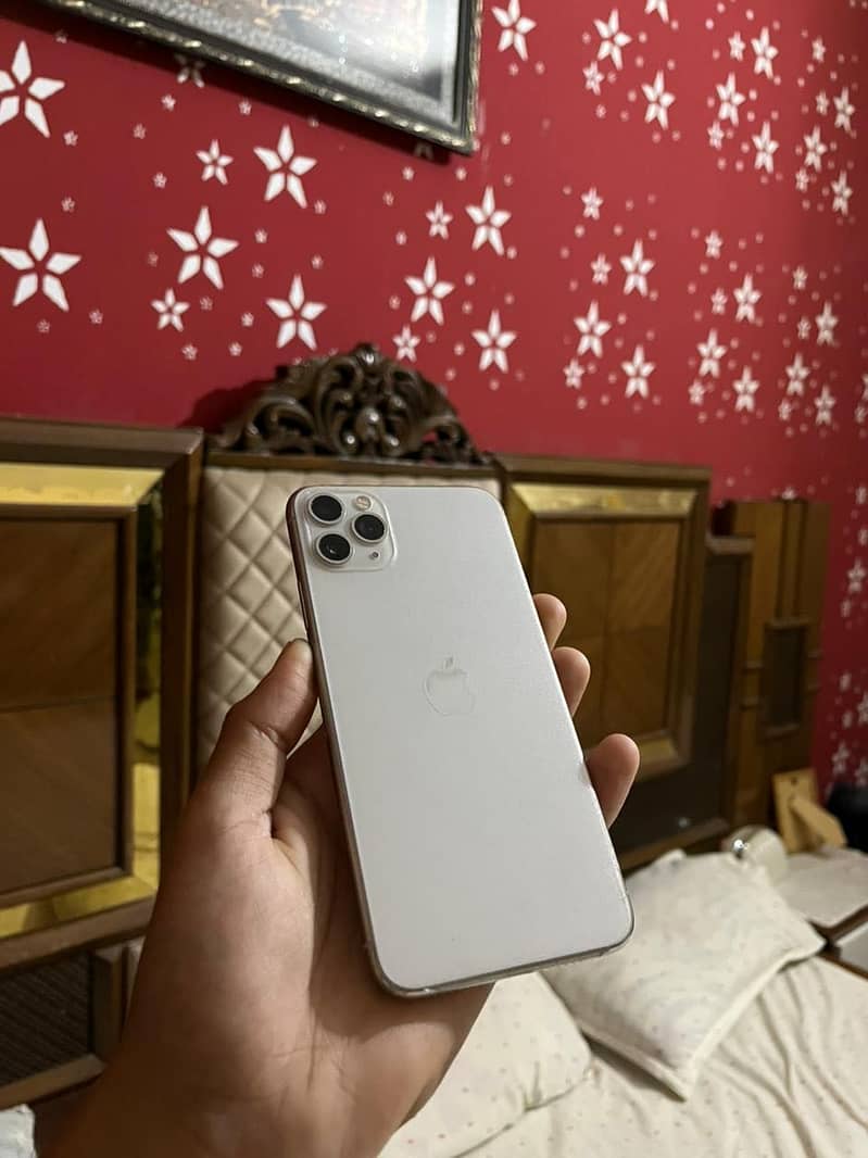 Apple iPhone 11 Pro Max 1