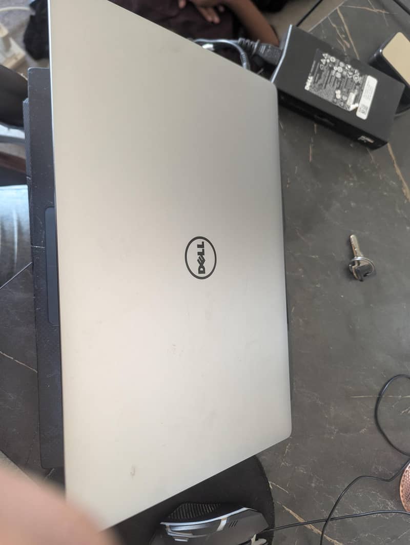 Dell Precision 5520 7