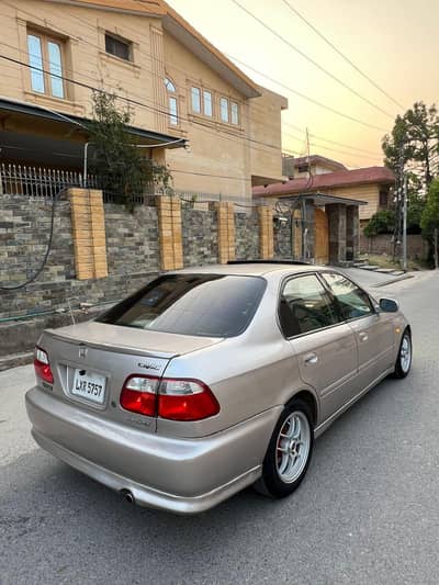 Honda Civic Oriel 2000
