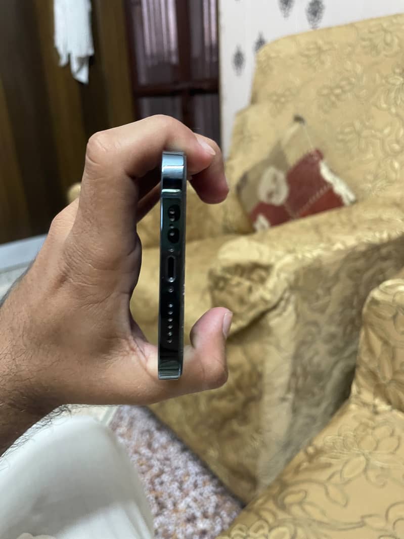 Apple iPhone 12 Pro Max 4