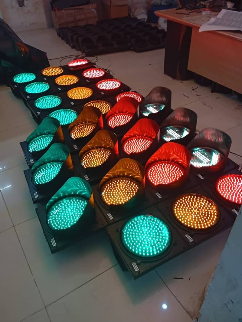 Intelligent LED Traffic Control & Intersection Systems 0