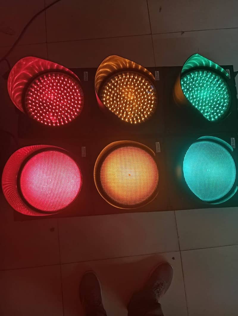 Intelligent LED Traffic Control & Intersection Systems 4