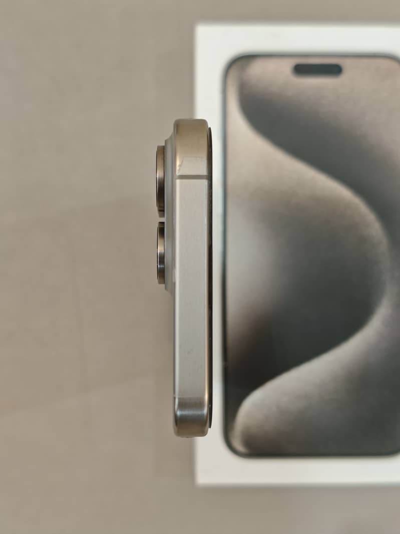 iPhone 15 Pro Max 5