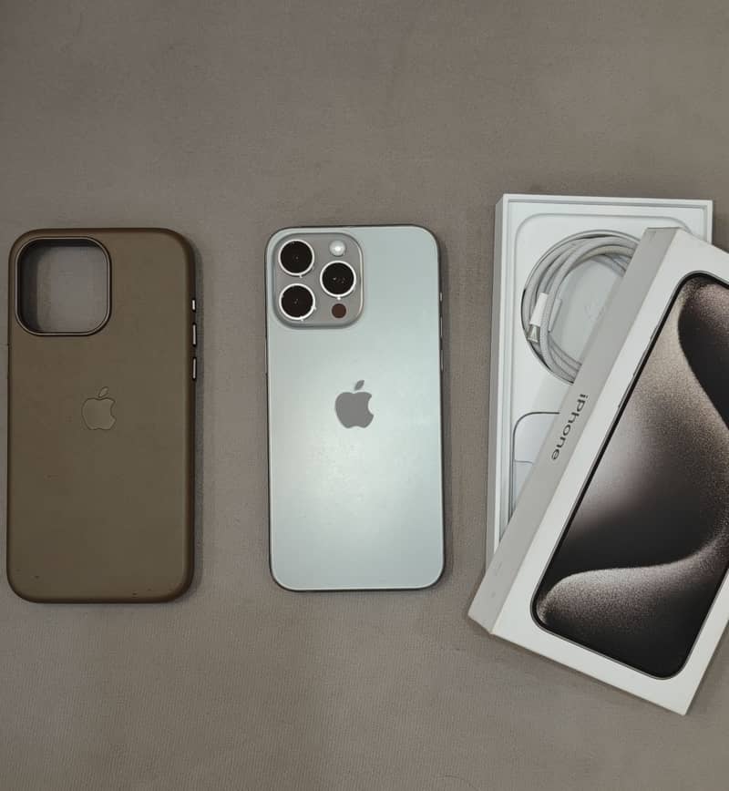 iPhone 15 Pro Max 6