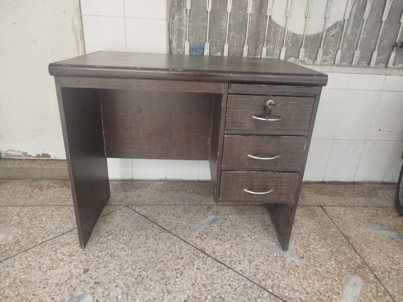 study table 0