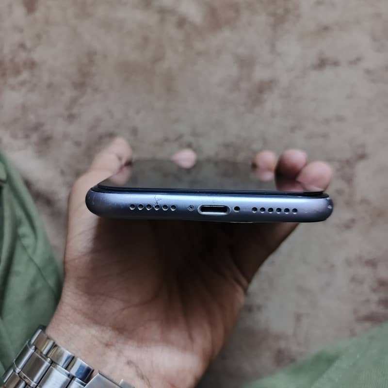 Apple iPhone 11 3