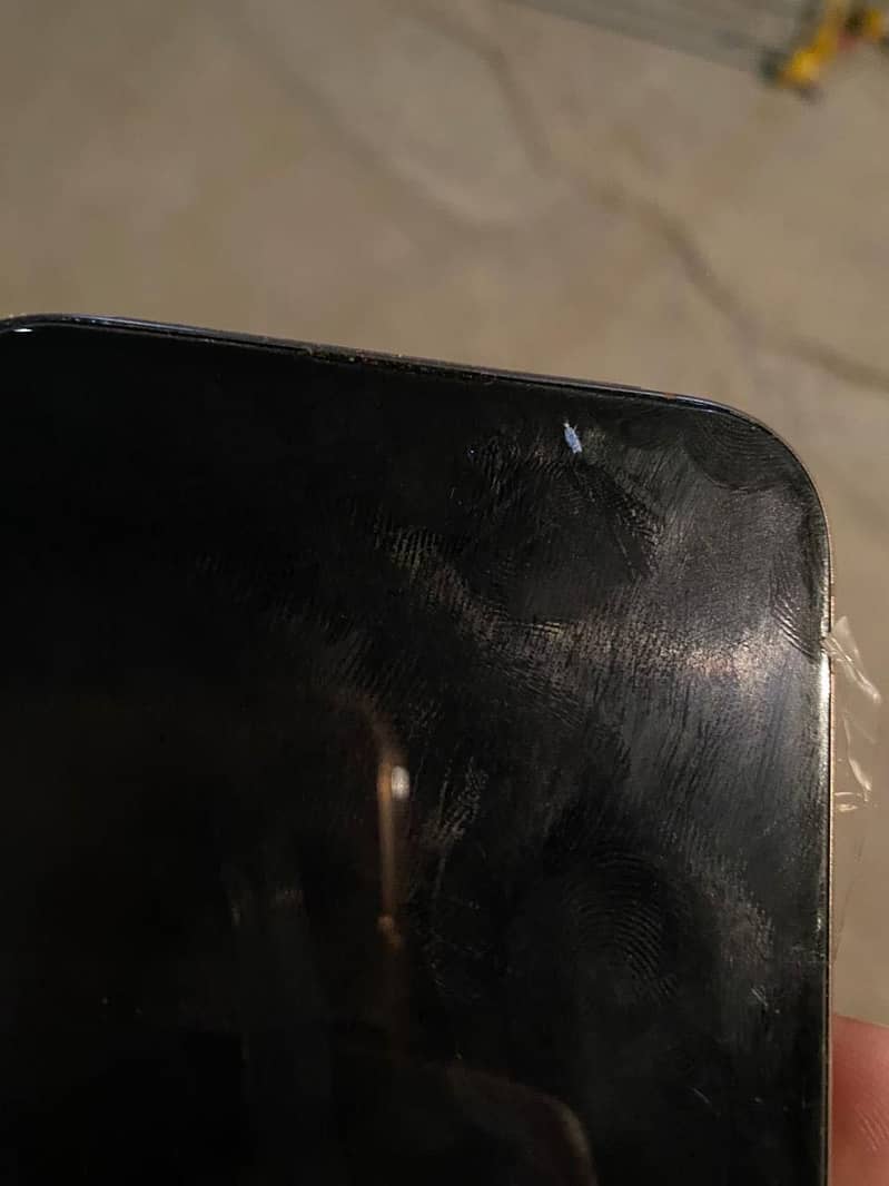 Apple iPhone 16 Pro Max 2