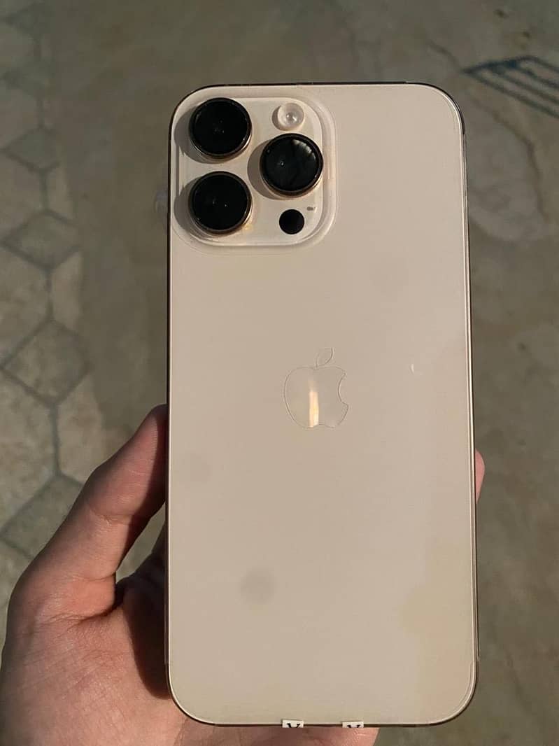 Apple iPhone 16 Pro Max 6