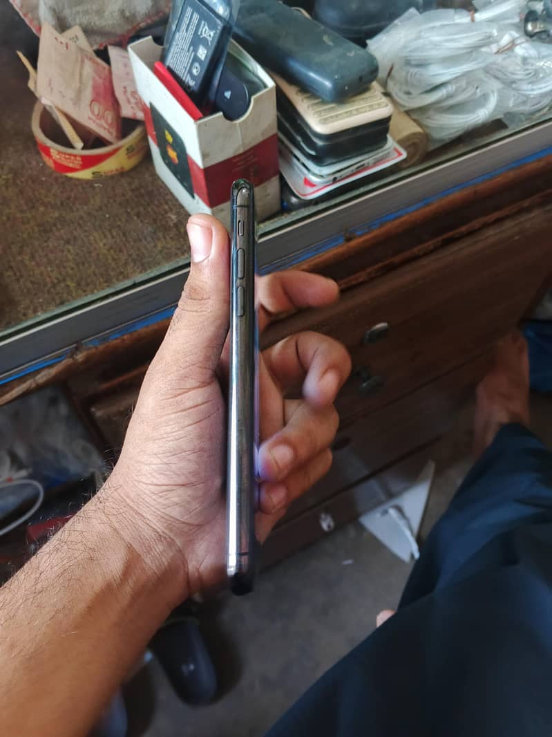 Apple iPhone X 2