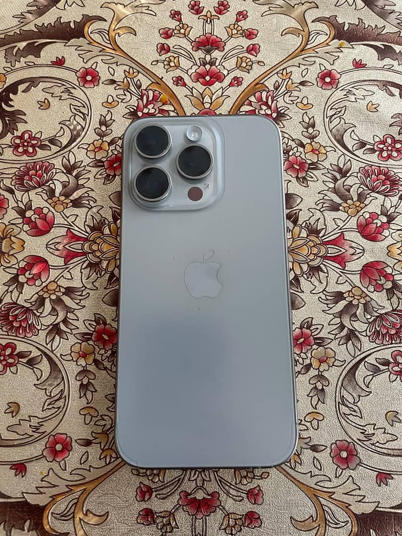 Apple iPhone 15 Pro 0