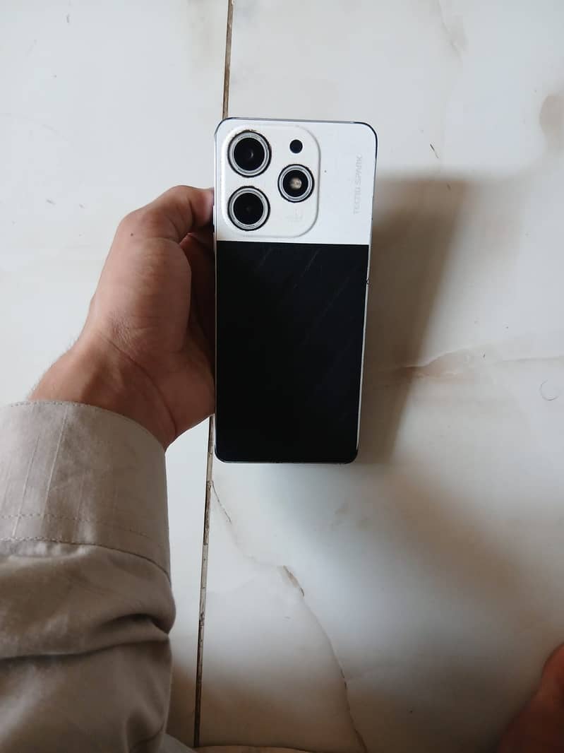 Tecno Spark 10 Pro (Lunar Eclipse Edition) 0