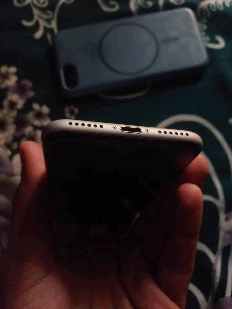 Apple iPhone SE 4