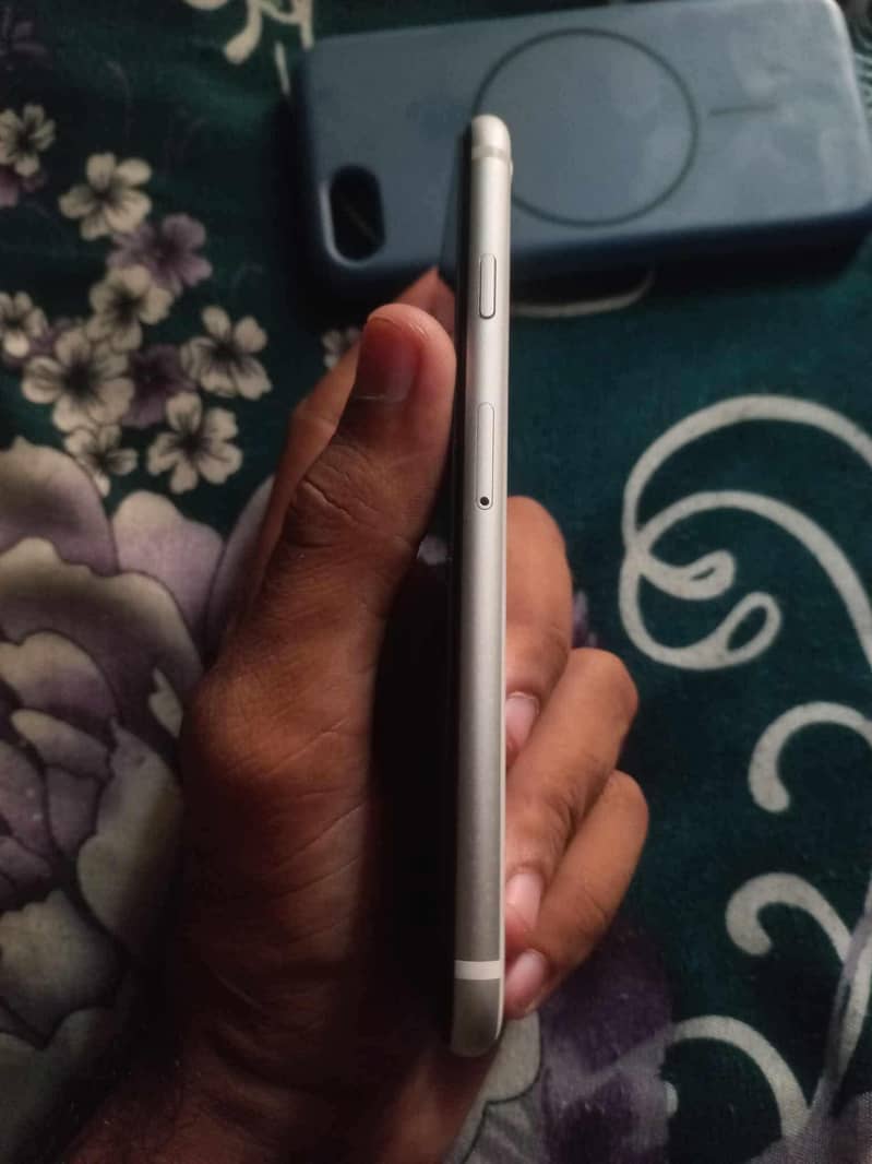 Apple iPhone SE 7