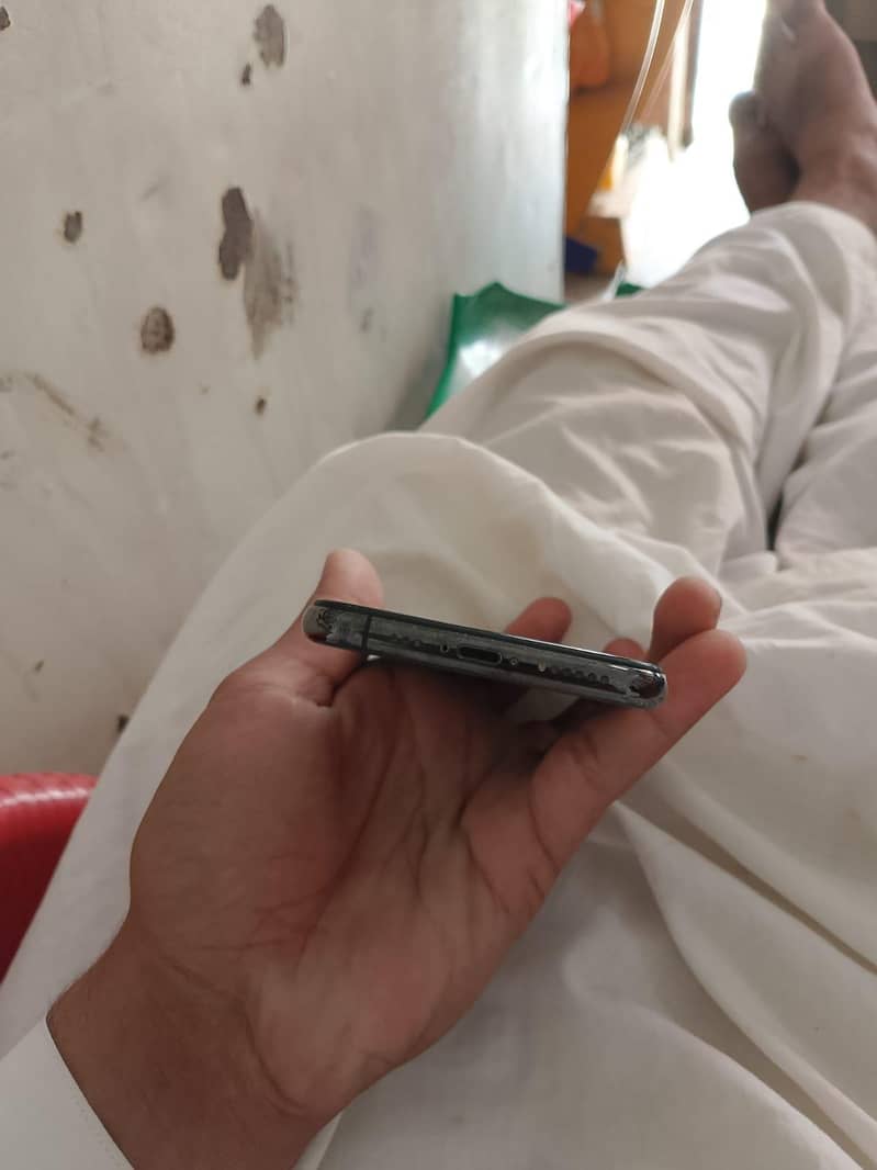 iphone 11 pro max 6