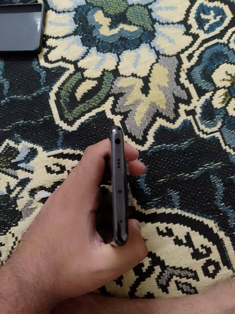 Xiaomi Redmi Note 14 Pro 3