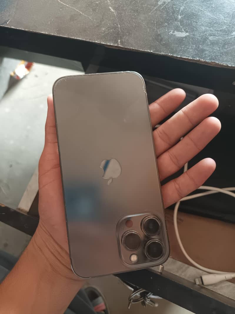 Apple iPhone 13 Pro Max 3