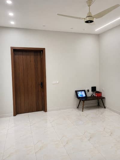 1 kanal upper portion for rent in dha phase 8 ex air avenue