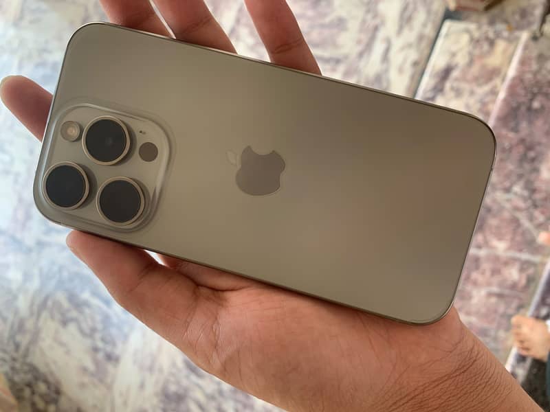 Apple iPhone 15 Pro 3