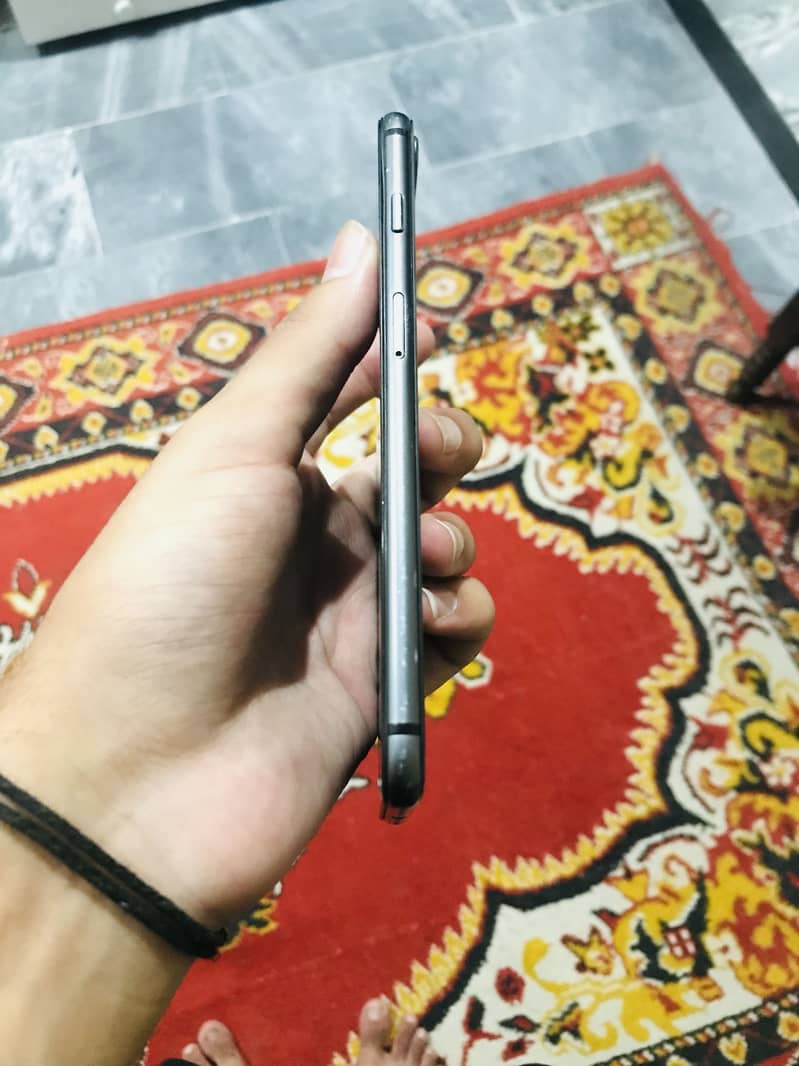 iPhone 8 Plus 2
