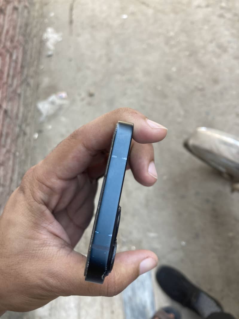 Apple iPhone 13 3