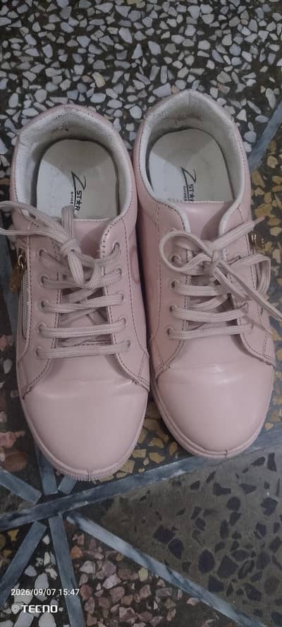 Ladies Pink Lace-up sneakers with side zip