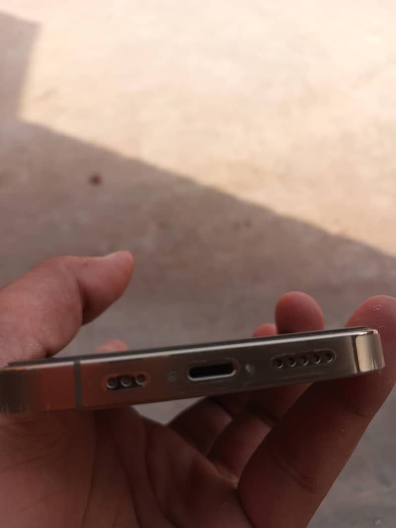 Apple iPhone 13 Pro 2