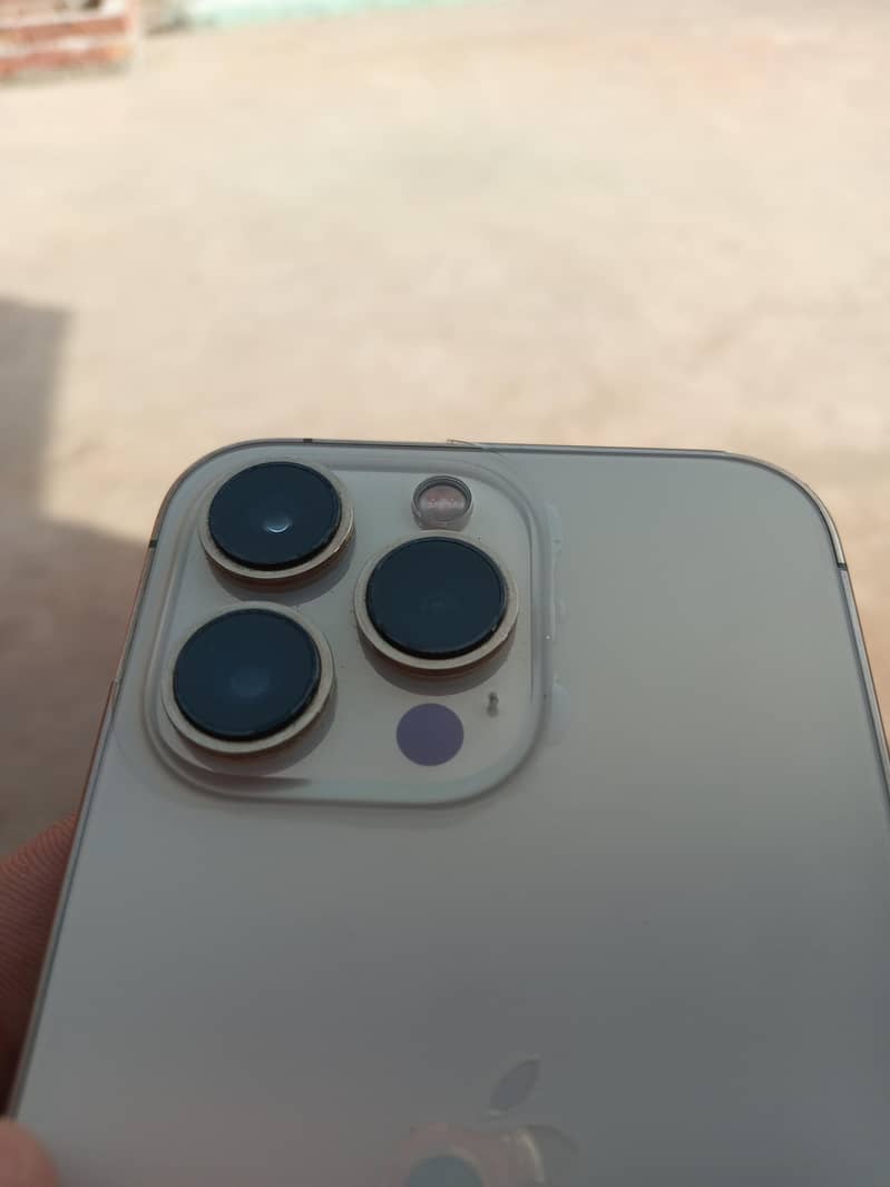 Apple iPhone 13 Pro 4