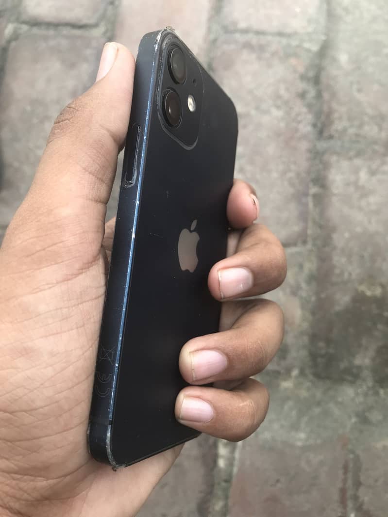 Apple iPhone 12 mini 1