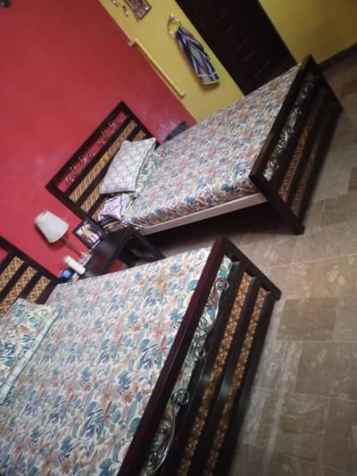 selling Two iron bed 6*4