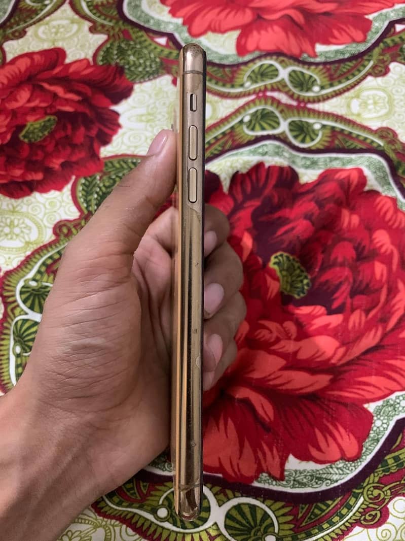 Apple iPhone 11 Pro Max 3