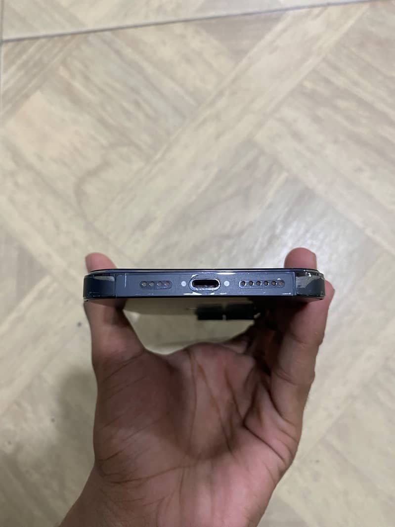Apple iPhone 14 Pro Max 1