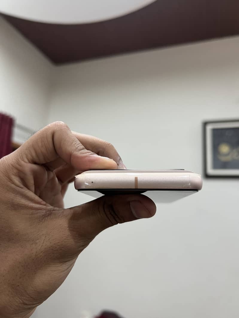 Google Pixel 8 2