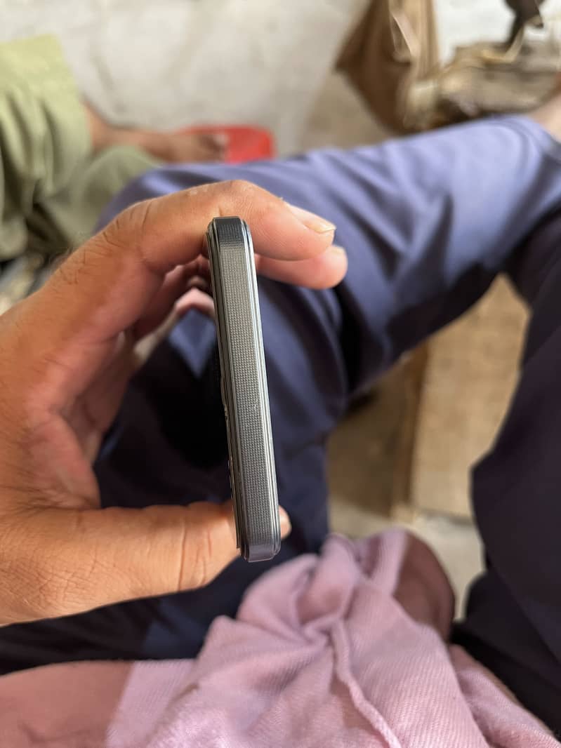HMD Aura 2 1
