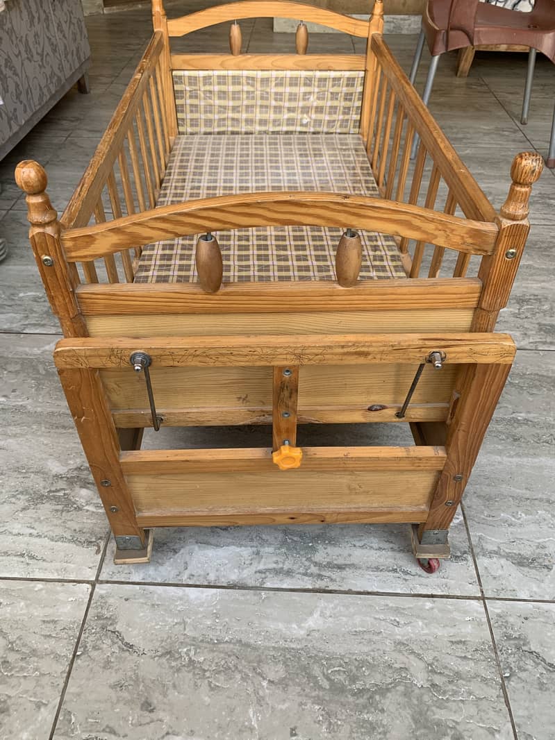Baby cot 2