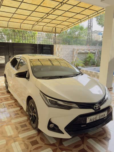 Toyota Corolla Grande 1.8 Black Interior
