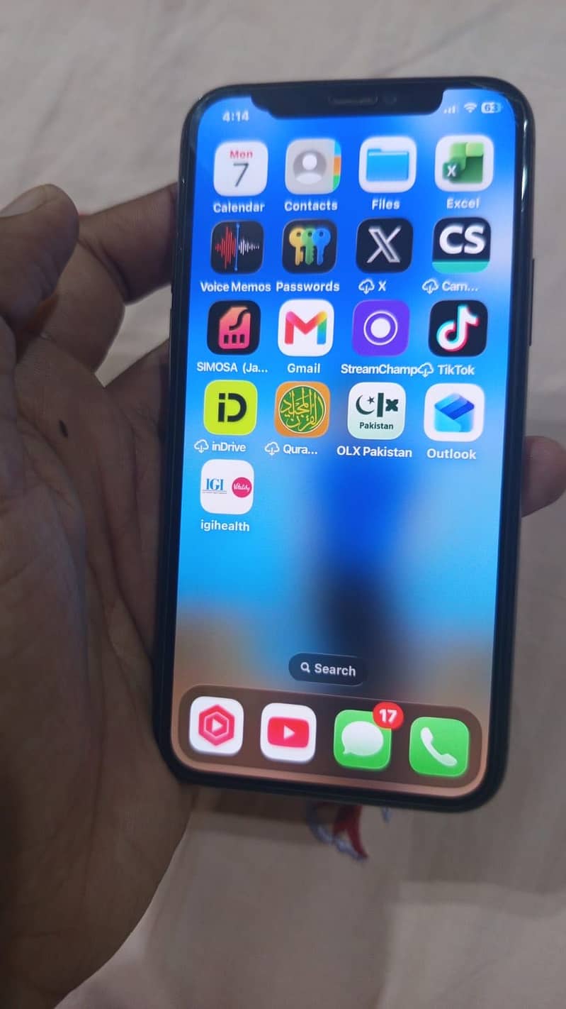 Apple iPhone 11 Pro 4