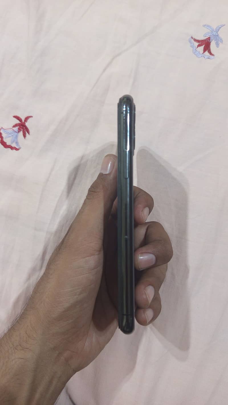 Apple iPhone 11 Pro 5