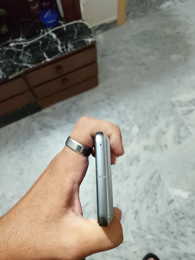 Google Pixel 8 2