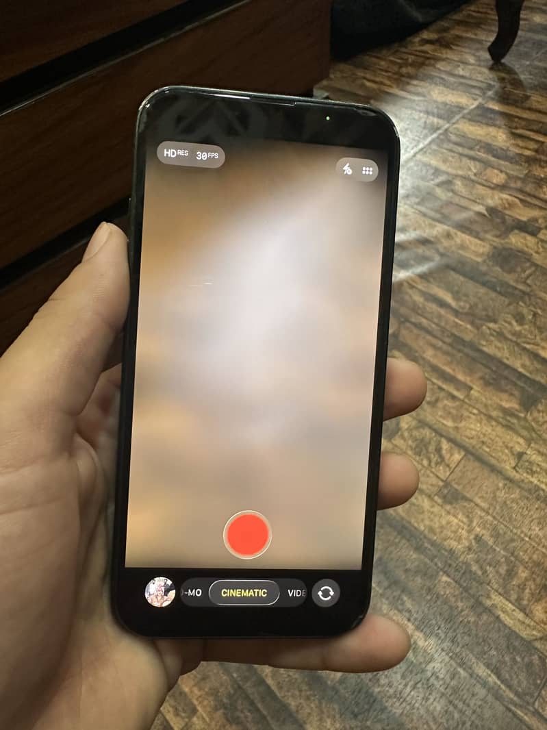 Apple iPhone 13 8