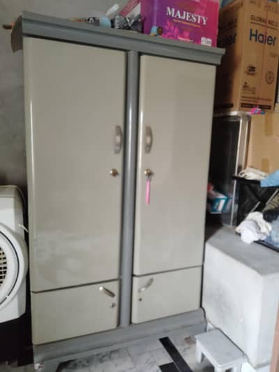 safe almari 4 door fully loaded 70 plus k. g wait